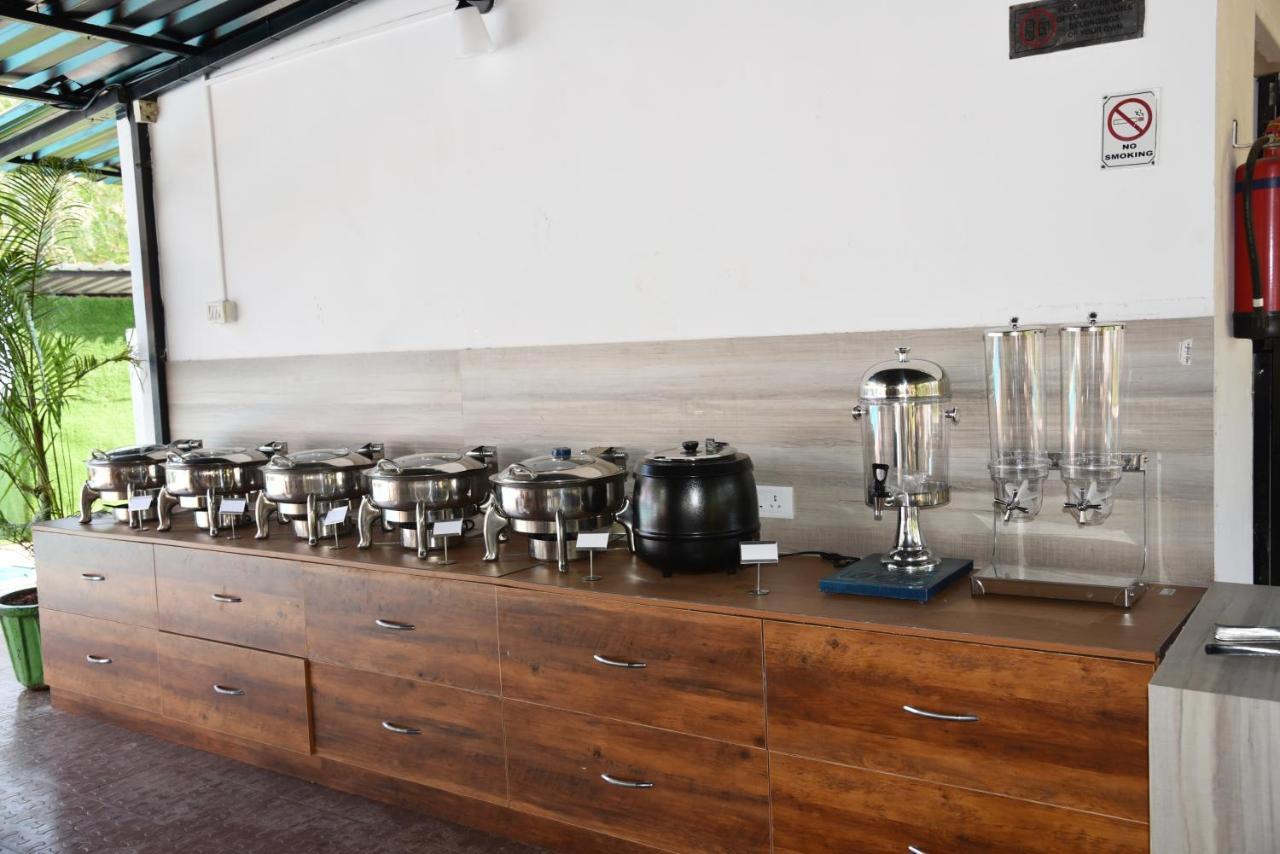 Clarissa Resort Goa Saligao エクステリア 写真